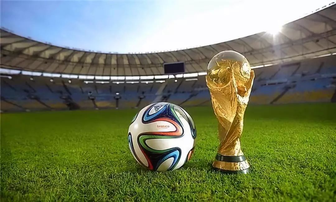 亨克主帅芬克正式下课，本季比甲十八队无任何教练执教超过一年（亨克主帅芬克官宣下课：本季比甲18队主帅无一人执教超过一年）