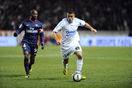 英超焦点战：纽卡斯尔联VS伯恩利——攻防博弈下的胜负天平与比分推演