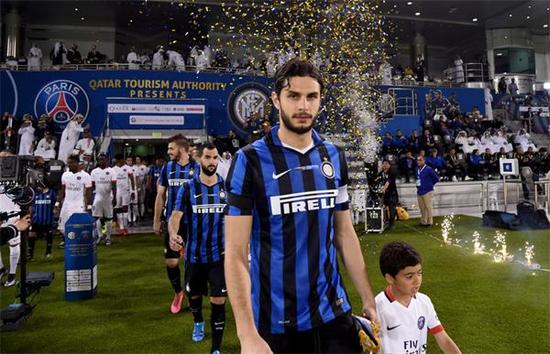 拉拉维亚晒照庆祝客场之旅结束