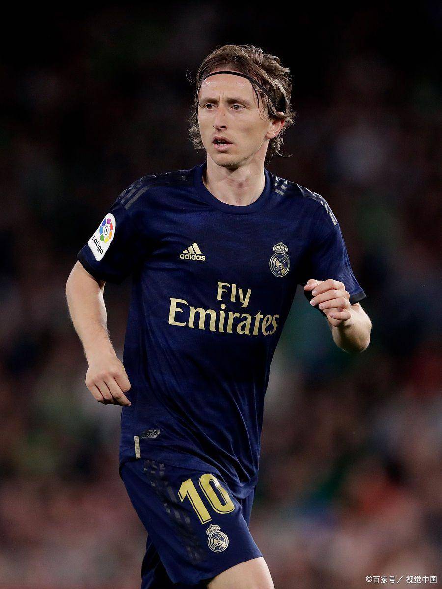 萨拉赫骂街利物浦，曼联传奇鲁尼表示，他和穆帅的处理方式更好