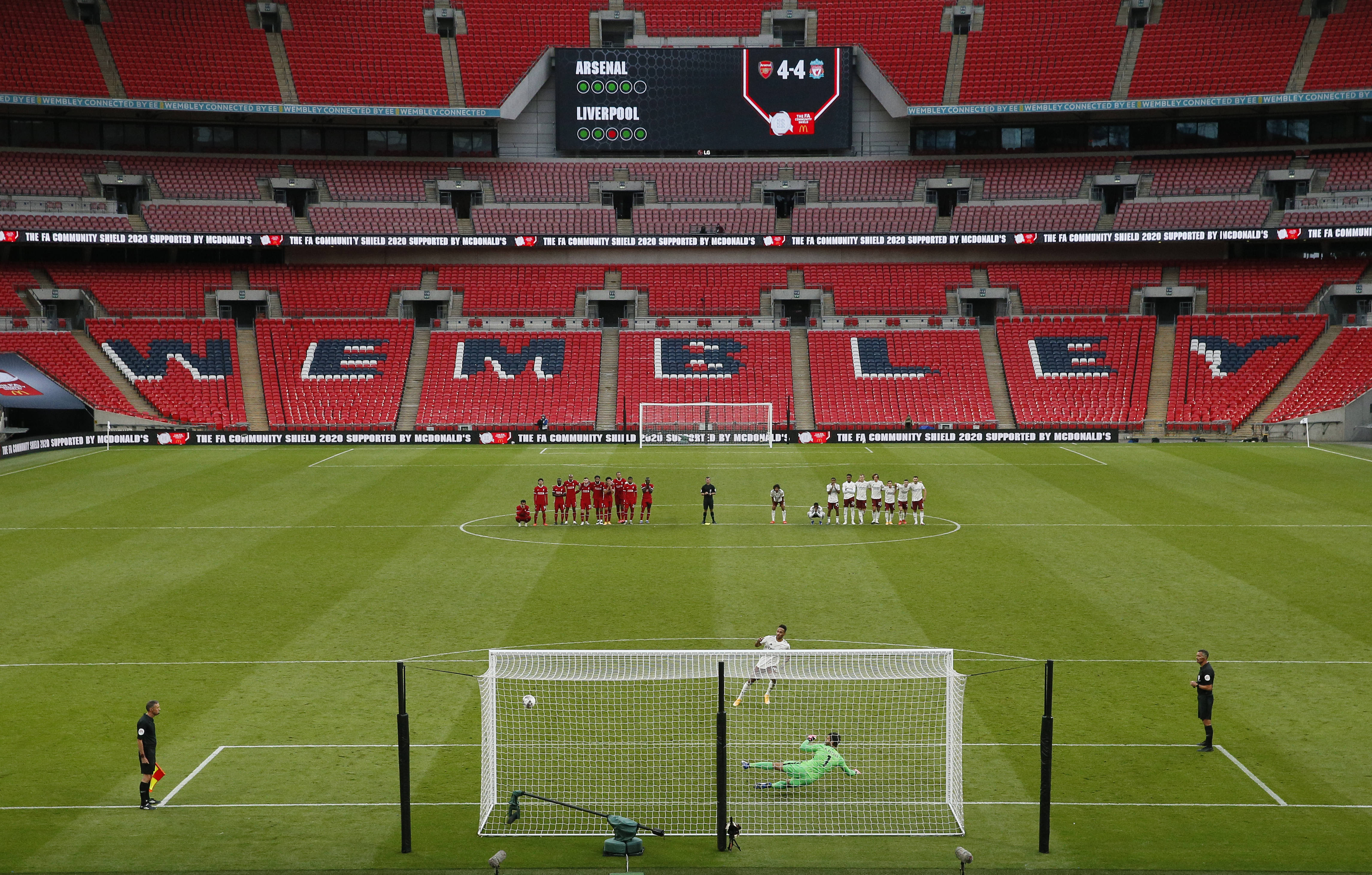 中超联赛11月最佳阵容出炉：法比奥、吴曦、王燊超领衔（中超11月最佳阵容揭晓：法比奥、吴曦、王燊超领衔）