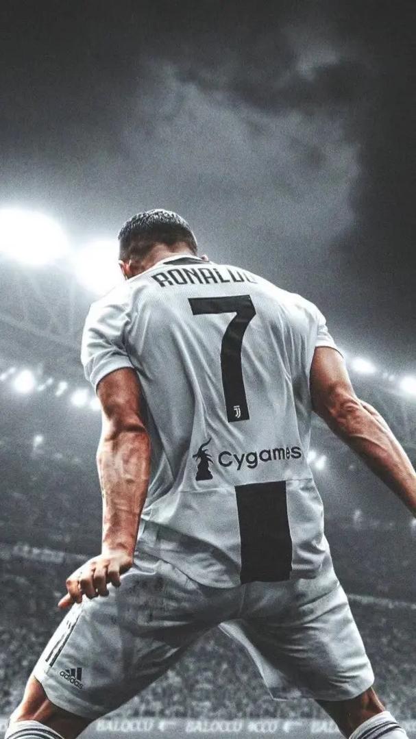 前队友：梅西教会我怎么踢球！有时我还被他怒吼！（前队友：梅西指点我踢法，有时也会对我怒吼）